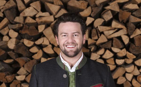 Send a message to Johannes Hauser