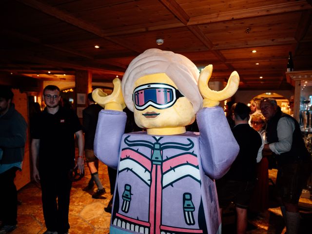 LEGO Walking Act